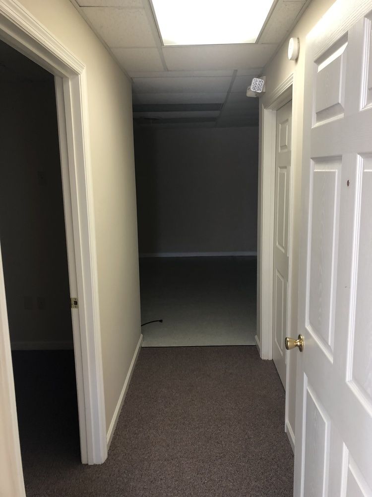 Powell - Like New Professional Office: 7317 Clinton Hwy, Powell, TN 37849